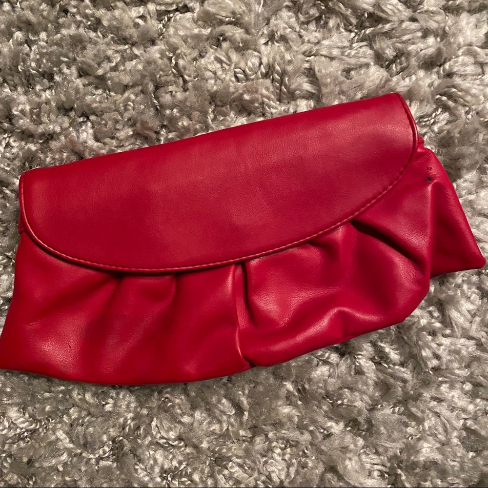 New York & Co Red Vegan Leather Clutch ❤️❤️❤️